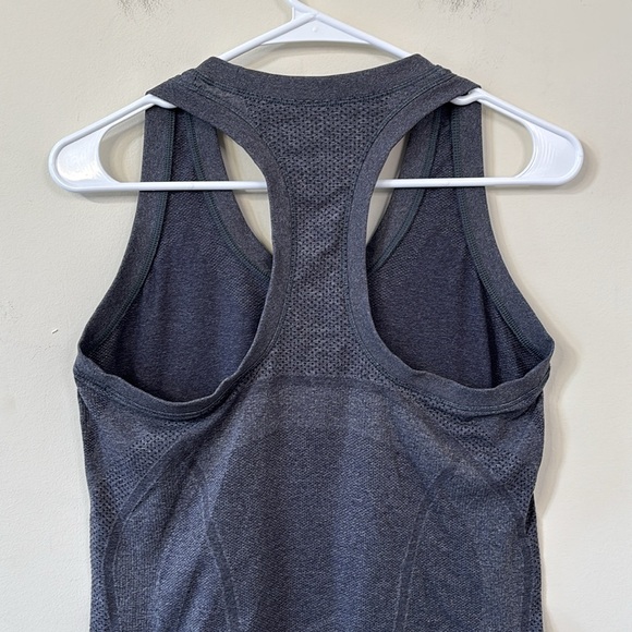 Athleta Momentum Seamless Heather Gray Tank Top Size Medium - Picture 6 of 8